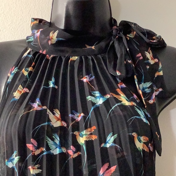 Fab’ rik Women Pleated Floral Top - Picture 3 of 6